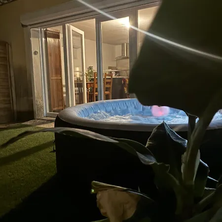Avec Terrasse Et Appartement