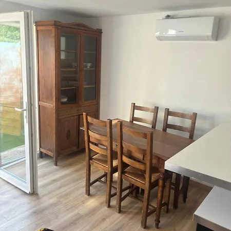 Appartement Avec Terrasse Et Ganges